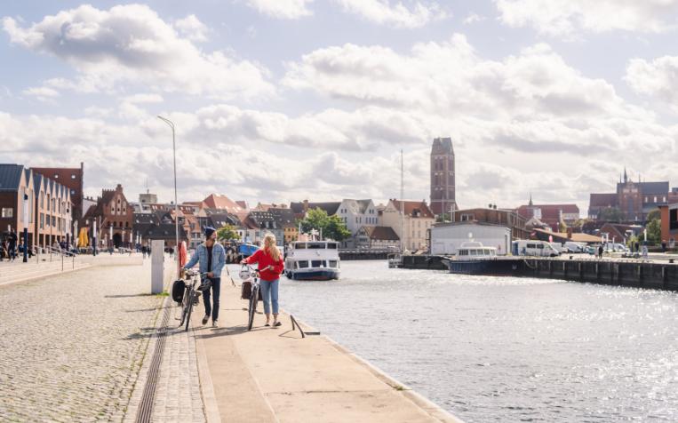 Mit dem Fahrrad durch Wismar und den alten Hafen © TMV, Gross